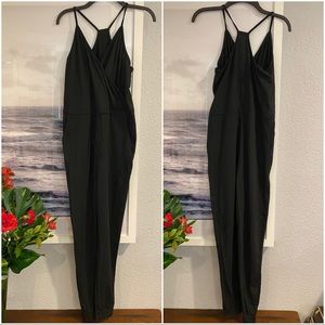 NWOT: Black Jumpsuit: Sz: S